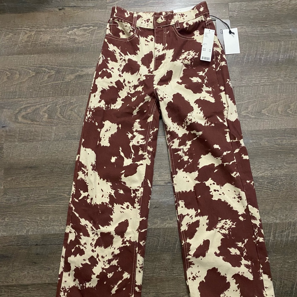 Urban Outfitters BDG print high rise wide leg jean. Women’s size 26. Brand new